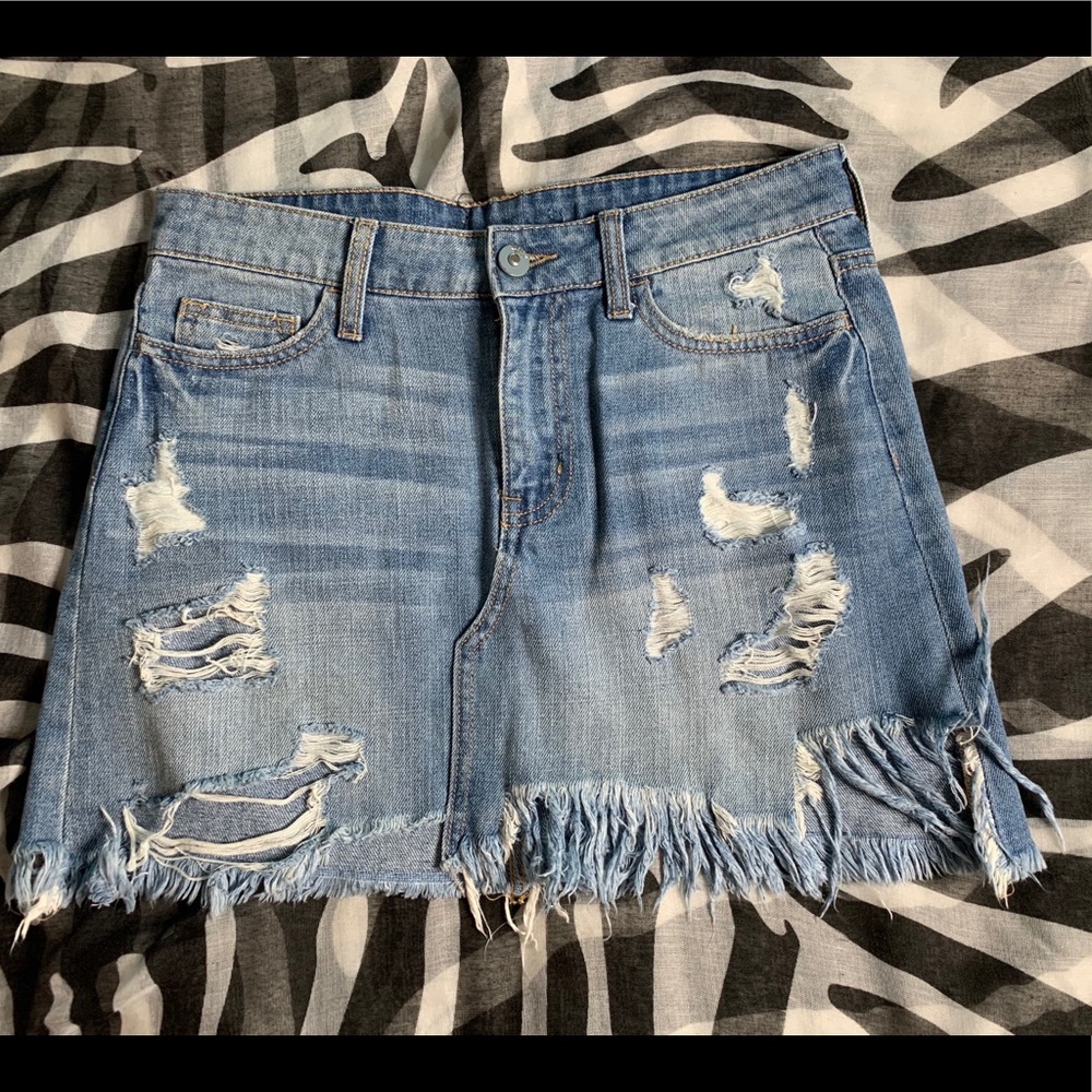 DISTRESSED MINI JEAN SKIRT ❤️- MEDIUM SIZE